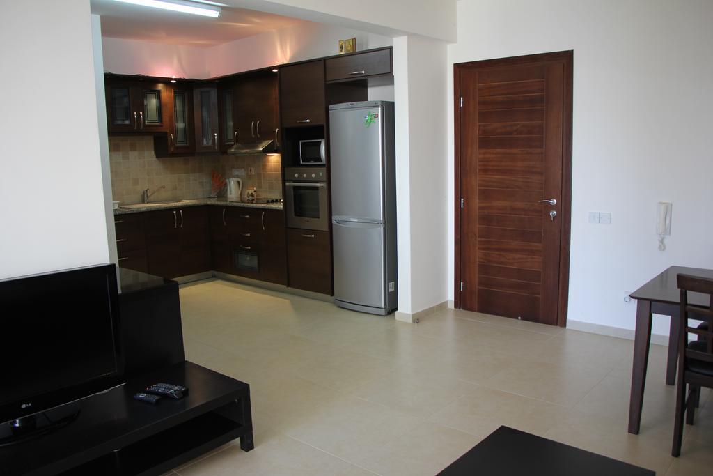 Danaos Pool View Apartment Paphos Exterior photo